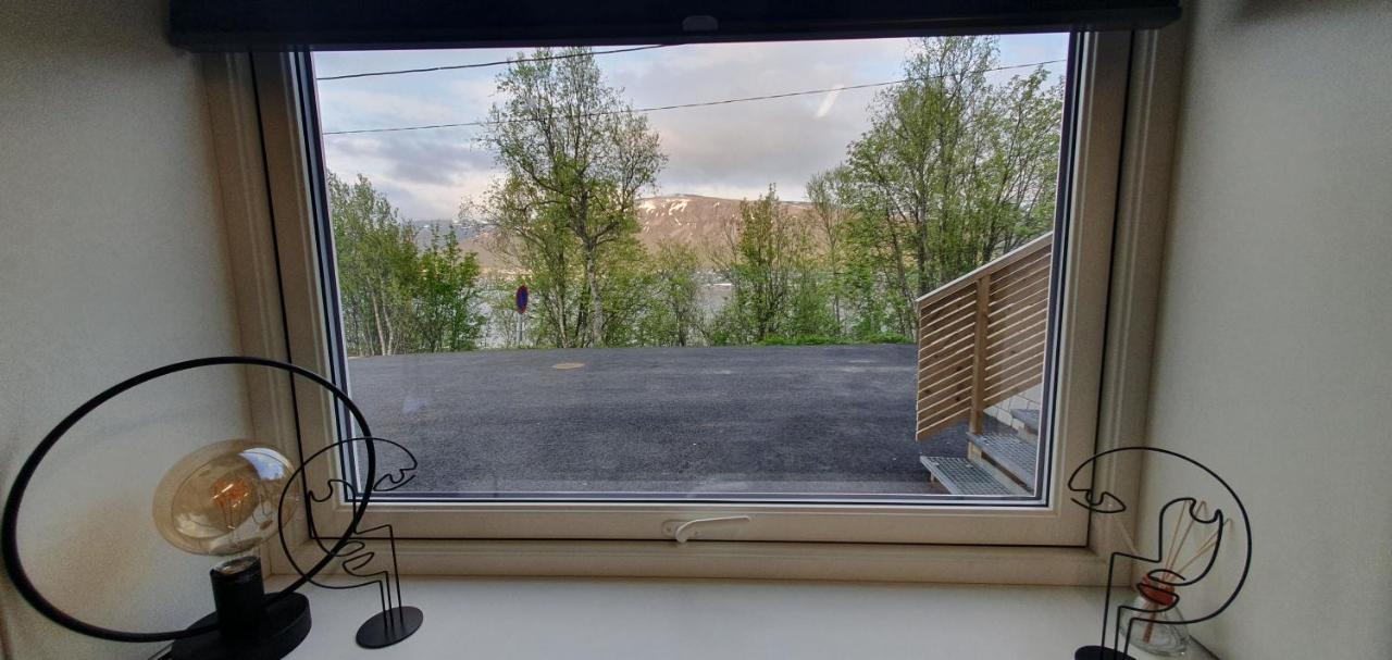 Tromsoapartment Silent Area With Nice View I Have Warm Caravan For Rent Same Place, 4 People Bagian luar foto