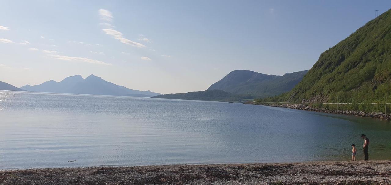 Tromsoapartment Silent Area With Nice View I Have Warm Caravan For Rent Same Place, 4 People Bagian luar foto